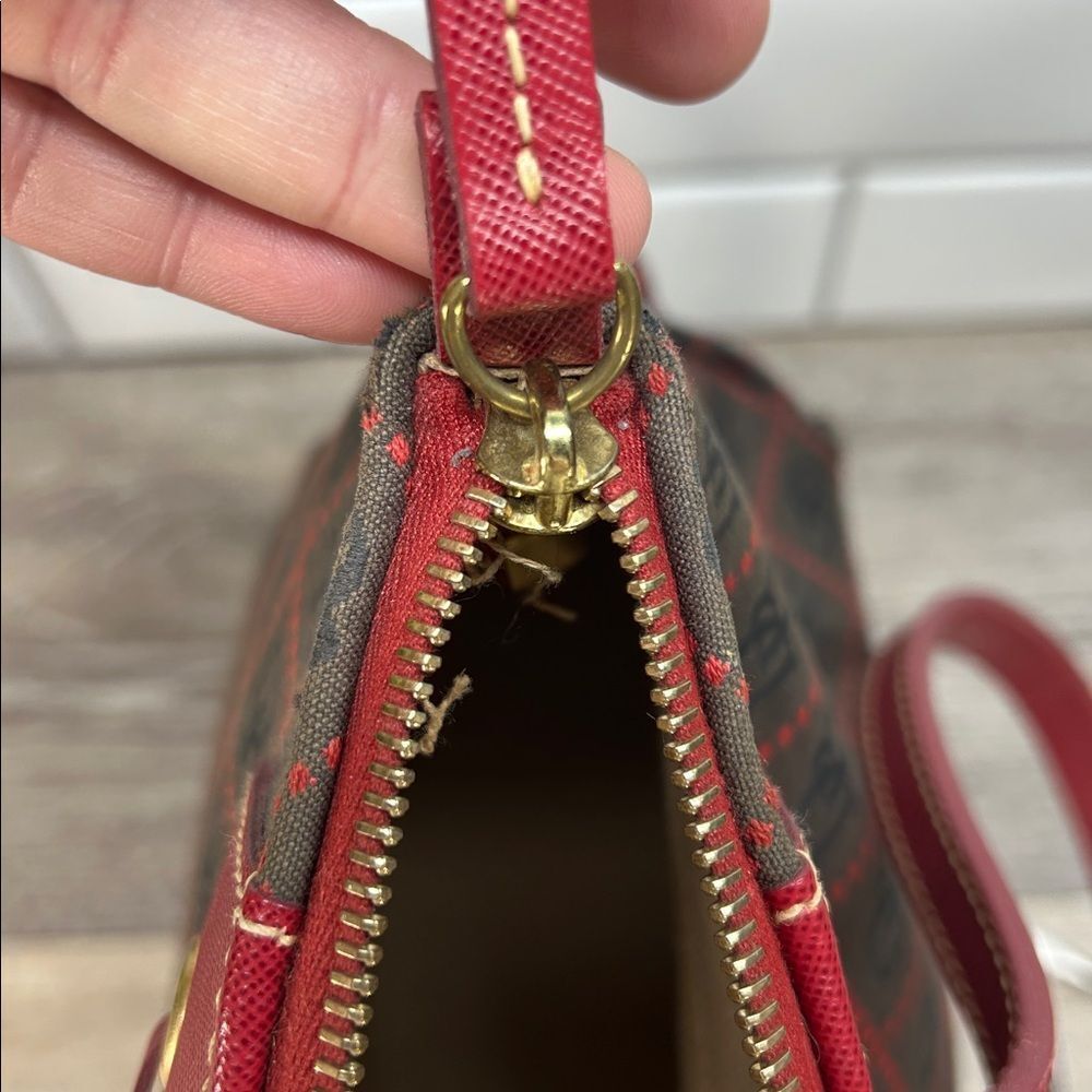 Dooney & Bourke Vintage Burgundy and Black Shoulder Bag - Picture 15 of 16